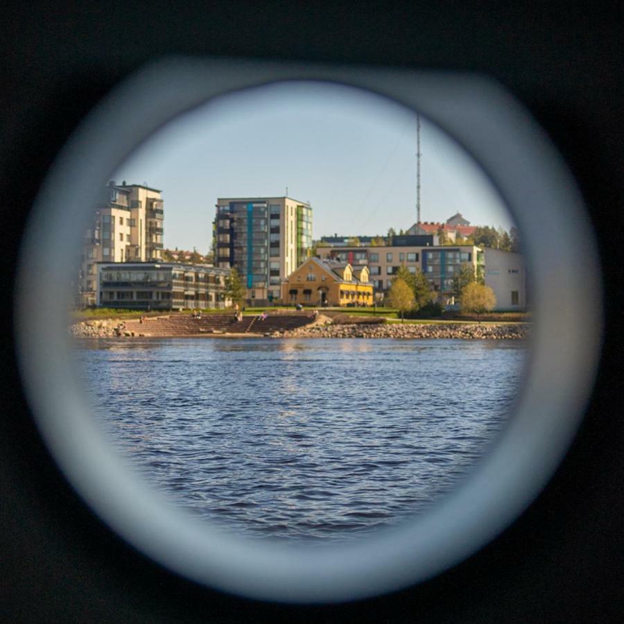 Hôtel Majoitus-Ravintolalaiva Saimatar à Joensuu Extérieur photo